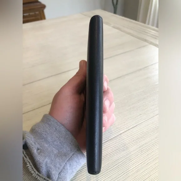 Vintage Coach Black Leather Slim Bi-Fold Wallet in Excellent Used Condition - Picture 3 of 7